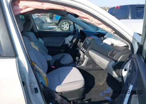 2017 Subaru Forester 2.5I Premium z USA, uszkodzony, nr VIN JF2SJAGC2HH431546